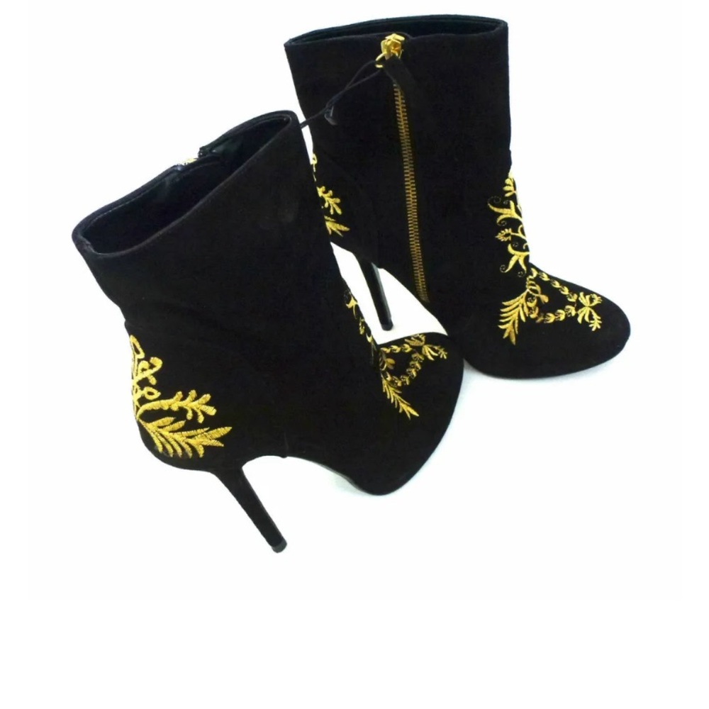 NWT Zara heels boots Rare bloggers fave only sold in Europe euro 39